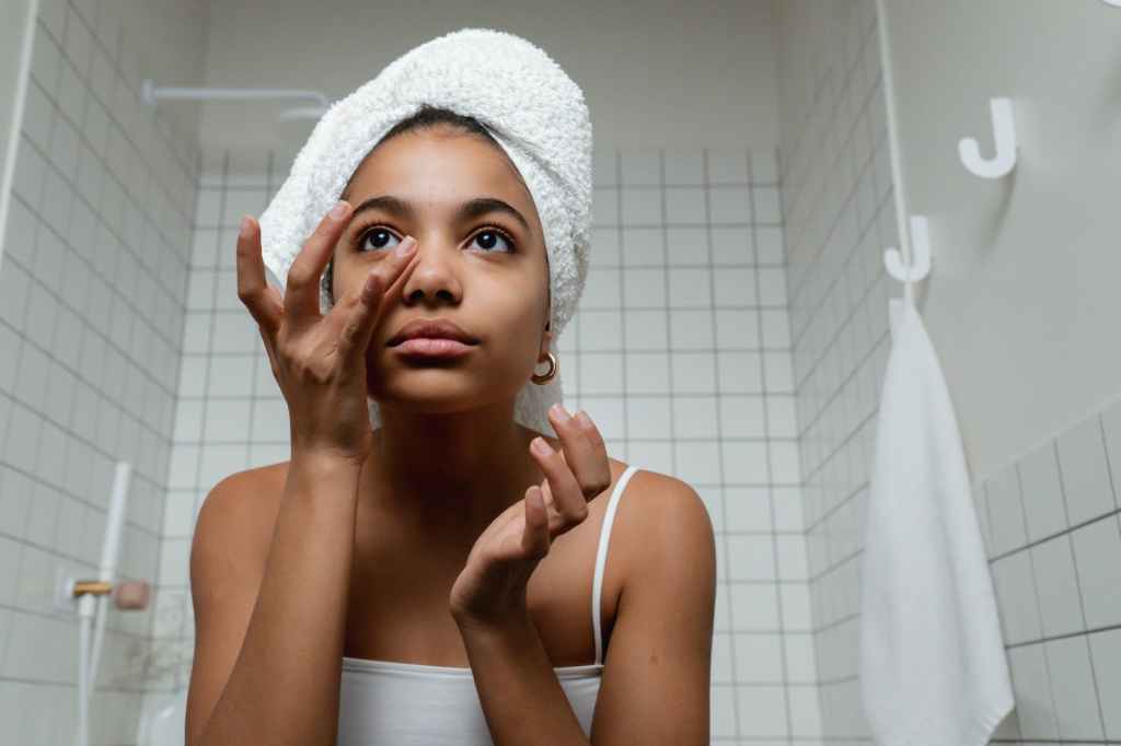 How to make your beauty routine&nbsp;organic.